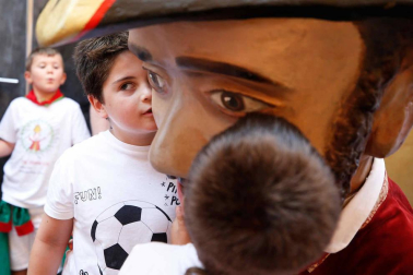 Fotos del recorrido de los gigantes y cabezudos de Pamplona del día 9 de julio de San Fermín 2019