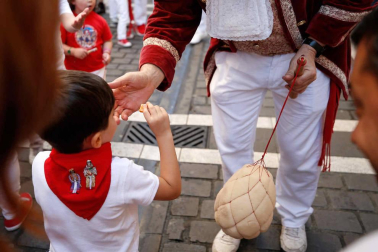 Fotos del recorrido de los gigantes y cabezudos de Pamplona del día 9 de julio de San Fermín 2019