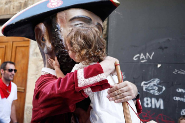 Fotos del recorrido de los gigantes y cabezudos de Pamplona del día 9 de julio de San Fermín 2019