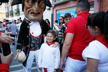 Fotos del recorrido de los gigantes y cabezudos de Pamplona del día 9 de julio de San Fermín 2019