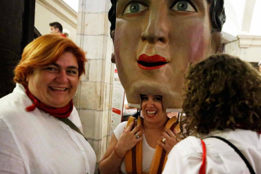 Fotos del recorrido de los gigantes y cabezudos de Pamplona del día 9 de julio de San Fermín 2019