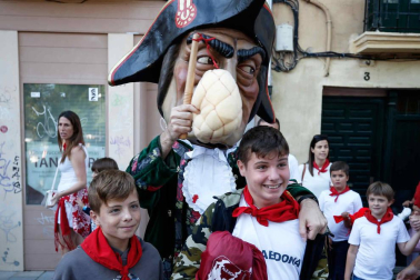 Fotos del recorrido de los gigantes y cabezudos de Pamplona del día 9 de julio de San Fermín 2019