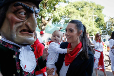 Fotos del recorrido de los gigantes y cabezudos de Pamplona del día 9 de julio de San Fermín 2019