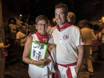 Puntuales como siempre, a las 23.59 del jueves 11 de julio, Pamplona volvió a sentir el vibrar sonoro del Struendo de Iruña, un acto no recogido en el programa pero de gran aceptación popular.