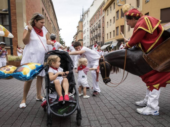 Fotos del recorrido de los gigantes y cabezudos de Pamplona del día 9 de julio de San Fermín 2019
