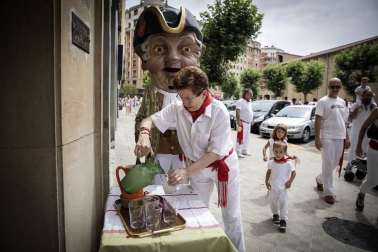 Fotos del recorrido de los gigantes y cabezudos de Pamplona del día 9 de julio de San Fermín 2019