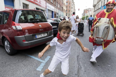 Fotos del recorrido de los gigantes y cabezudos de Pamplona del día 9 de julio de San Fermín 2019