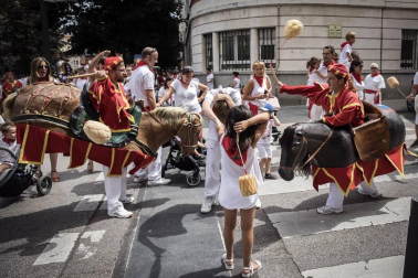 Fotos del recorrido de los gigantes y cabezudos de Pamplona del día 9 de julio de San Fermín 2019