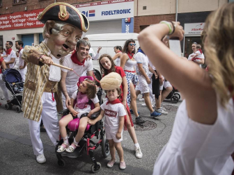 Fotos del recorrido de los gigantes y cabezudos de Pamplona del día 9 de julio de San Fermín 2019