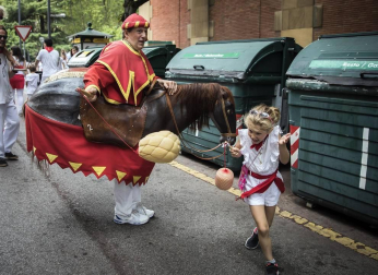 Fotos del recorrido de los gigantes y cabezudos de Pamplona del día 9 de julio de San Fermín 2019
