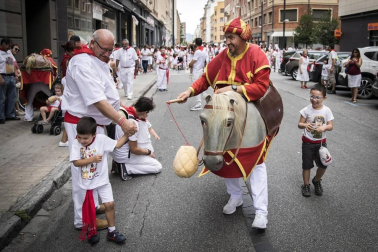 Fotos del recorrido de los gigantes y cabezudos de Pamplona del día 9 de julio de San Fermín 2019