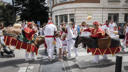 Fotos del recorrido de los gigantes y cabezudos de Pamplona del día 9 de julio de San Fermín 2019