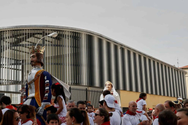 Fotos del recorrido de los gigantes y cabezudos de Pamplona del día 9 de julio de San Fermín 2019
