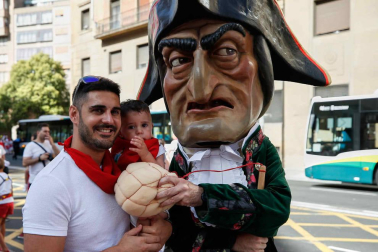 Fotos del recorrido de los gigantes y cabezudos de Pamplona del día 9 de julio de San Fermín 2019