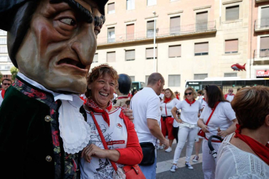 Fotos del recorrido de los gigantes y cabezudos de Pamplona del día 9 de julio de San Fermín 2019