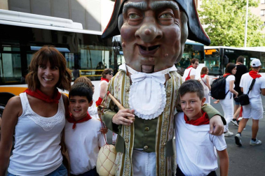 Fotos del recorrido de los gigantes y cabezudos de Pamplona del día 9 de julio de San Fermín 2019