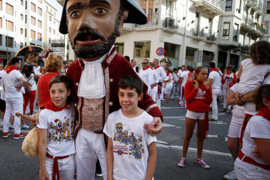 Fotos del recorrido de los gigantes y cabezudos de Pamplona del día 9 de julio de San Fermín 2019