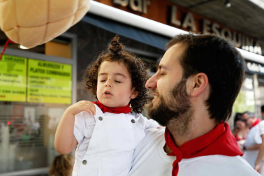 Fotos del recorrido de los gigantes y cabezudos de Pamplona del día 9 de julio de San Fermín 2019