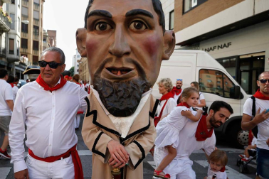 Fotos del recorrido de los gigantes y cabezudos de Pamplona del día 9 de julio de San Fermín 2019