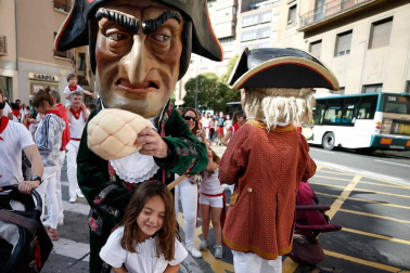 Fotos del recorrido de los gigantes y cabezudos de Pamplona del día 9 de julio de San Fermín 2019