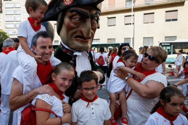 Fotos del recorrido de los gigantes y cabezudos de Pamplona del día 9 de julio de San Fermín 2019