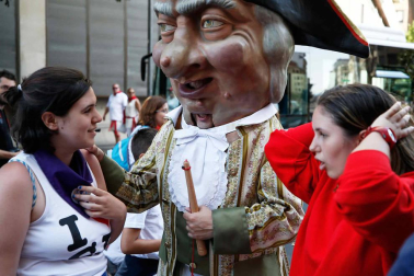 Fotos del recorrido de los gigantes y cabezudos de Pamplona del día 9 de julio de San Fermín 2019