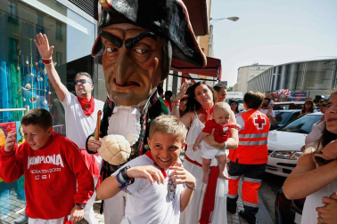 Fotos del recorrido de los gigantes y cabezudos de Pamplona del día 9 de julio de San Fermín 2019