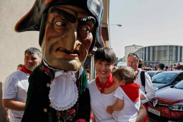 Fotos del recorrido de los gigantes y cabezudos de Pamplona del día 9 de julio de San Fermín 2019