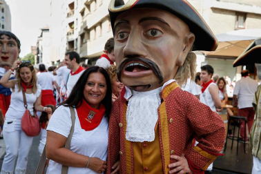 Fotos del recorrido de los gigantes y cabezudos de Pamplona del día 9 de julio de San Fermín 2019