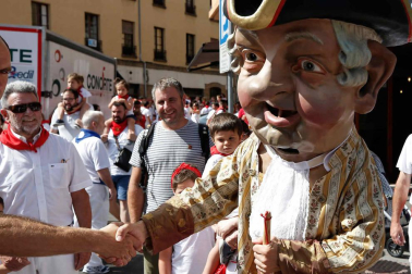 Fotos del recorrido de los gigantes y cabezudos de Pamplona del día 9 de julio de San Fermín 2019