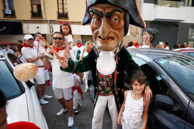 Fotos del recorrido de los gigantes y cabezudos de Pamplona del día 9 de julio de San Fermín 2019