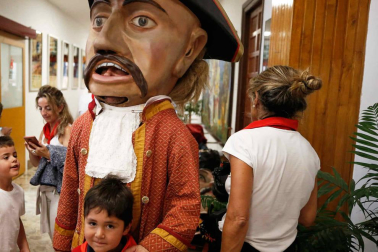 Fotos del recorrido de los gigantes y cabezudos de Pamplona del día 9 de julio de San Fermín 2019