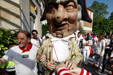 Fotos del recorrido de los gigantes y cabezudos de Pamplona del día 9 de julio de San Fermín 2019