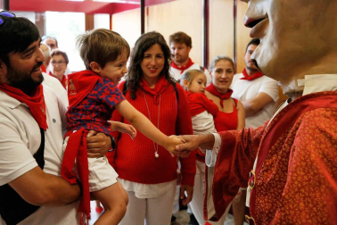 Fotos del recorrido de los gigantes y cabezudos de Pamplona del día 9 de julio de San Fermín 2019