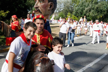 Fotos del recorrido de los gigantes y cabezudos de Pamplona del día 9 de julio de San Fermín 2019