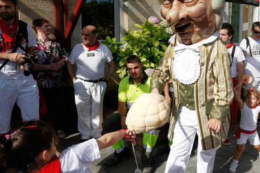 Fotos del recorrido de los gigantes y cabezudos de Pamplona del día 9 de julio de San Fermín 2019