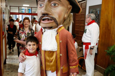 Fotos del recorrido de los gigantes y cabezudos de Pamplona del día 9 de julio de San Fermín 2019