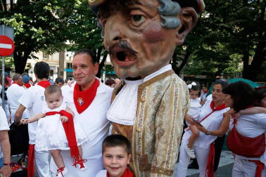 Fotos del recorrido de los gigantes y cabezudos de Pamplona del día 9 de julio de San Fermín 2019
