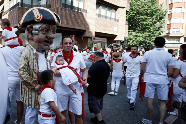 Fotos del recorrido de los gigantes y cabezudos de Pamplona del día 9 de julio de San Fermín 2019