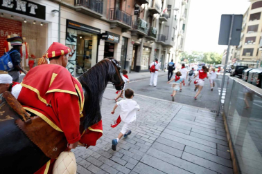 Fotos del recorrido de los gigantes y cabezudos de Pamplona del día 9 de julio de San Fermín 2019