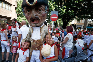Fotos del recorrido de los gigantes y cabezudos de Pamplona del día 9 de julio de San Fermín 2019