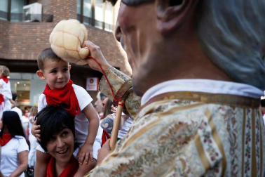 Fotos del recorrido de los gigantes y cabezudos de Pamplona del día 9 de julio de San Fermín 2019