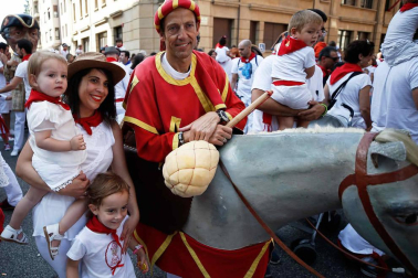 Fotos del recorrido de los gigantes y cabezudos de Pamplona del día 9 de julio de San Fermín 2019