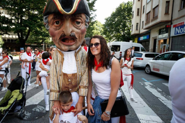 Fotos del recorrido de los gigantes y cabezudos de Pamplona del día 9 de julio de San Fermín 2019
