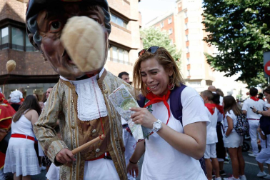 Fotos del recorrido de los gigantes y cabezudos de Pamplona del día 9 de julio de San Fermín 2019