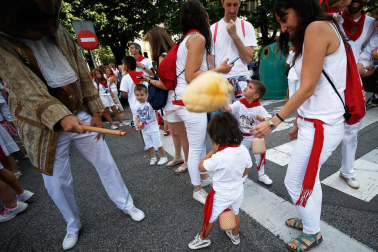 Fotos del recorrido de los gigantes y cabezudos de Pamplona del día 9 de julio de San Fermín 2019