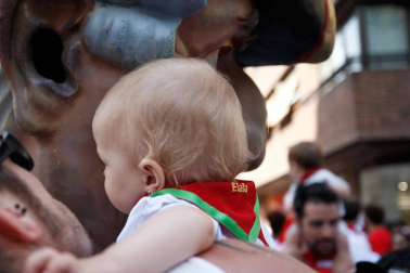 Fotos del recorrido de los gigantes y cabezudos de Pamplona del día 9 de julio de San Fermín 2019