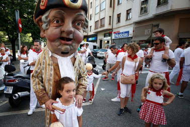Fotos del recorrido de los gigantes y cabezudos de Pamplona del día 9 de julio de San Fermín 2019