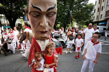 Fotos del recorrido de los gigantes y cabezudos de Pamplona del día 9 de julio de San Fermín 2019