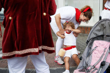 Fotos del recorrido de los gigantes y cabezudos de Pamplona del día 9 de julio de San Fermín 2019